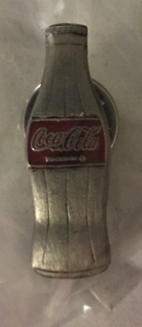 4846-1 € 3,00 coca cola ijzeren pin model flesje.jpeg